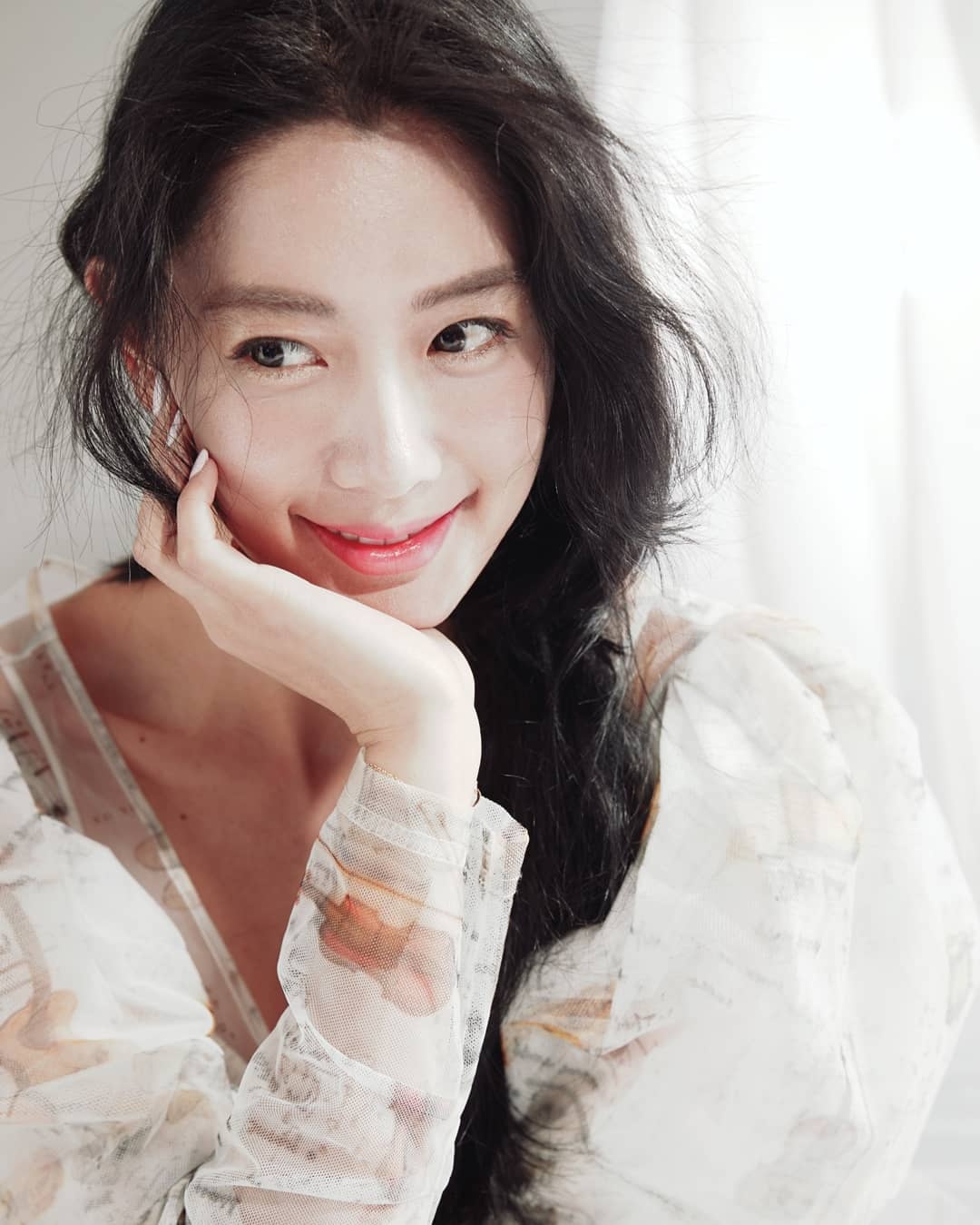 Duong cong goi cam cua Clara anh 4