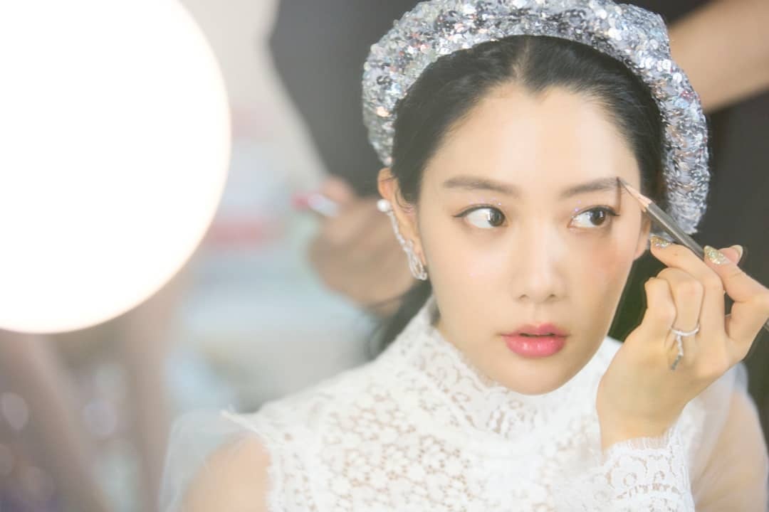 Duong cong goi cam cua Clara anh 8