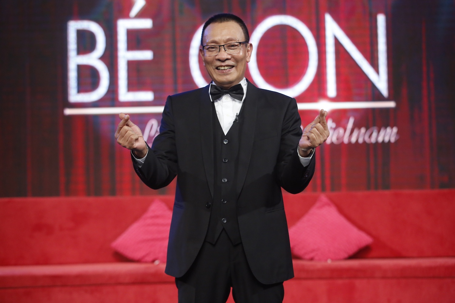 Sao Viet bi gia Facebook anh 5