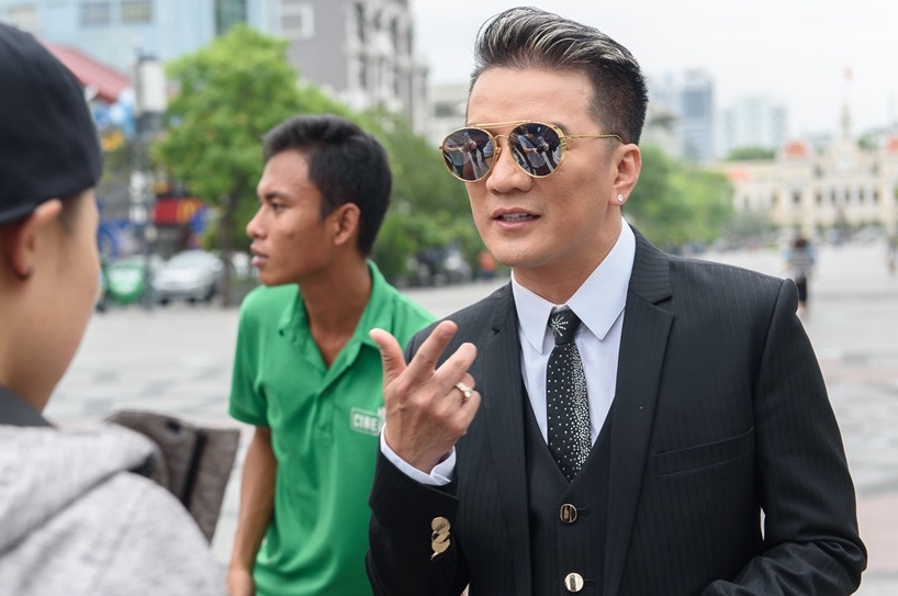 Sao Viet bi boi nho, lua dao tien bac vi Facebook gia mao hinh anh