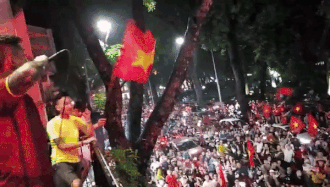 Tuan Hung hat cung hang nghin CDV sau tran thua cua Olympic Viet Nam hinh anh