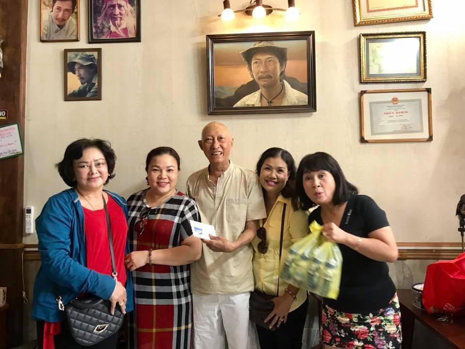 Nghe si Le Binh ung thu phoi anh 1