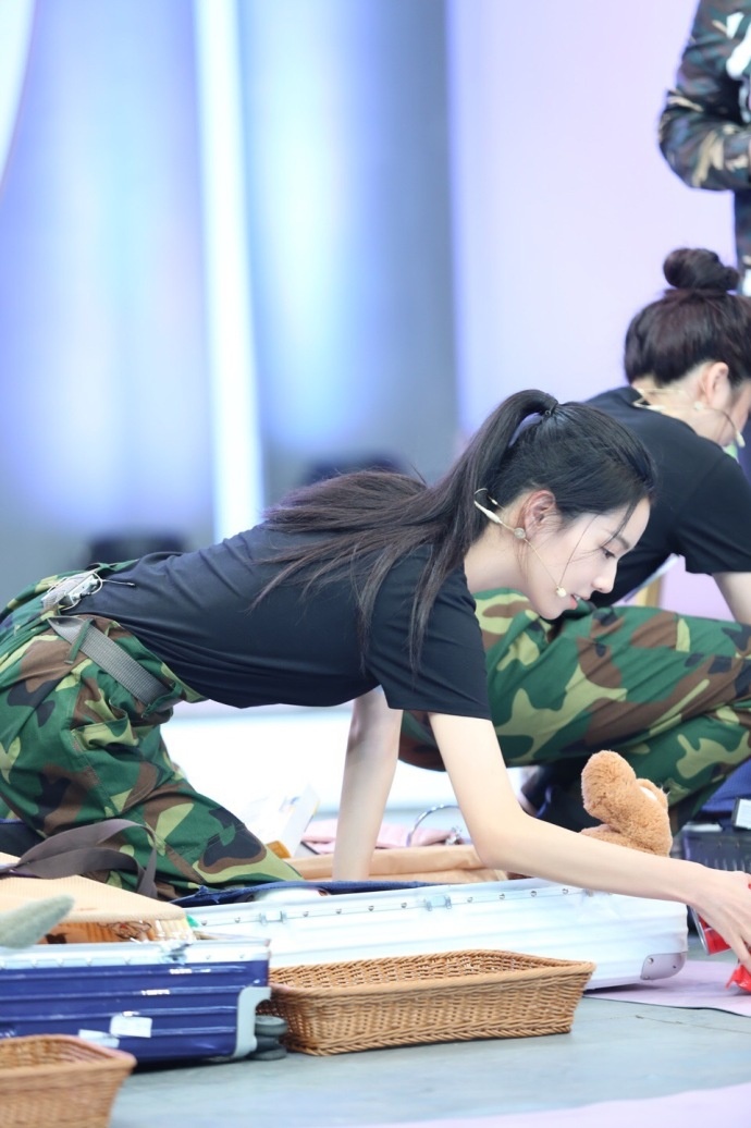 Nhan sac 4 doi thu cung phong Tong To Nhi anh 12