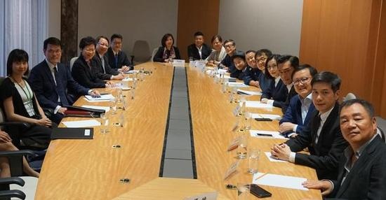 Tăng Chí Vỹ và Thành Long chức chủ tịch ảnh 1 Tang Chi Vy va Thanh Long chuc chu tich anh 1