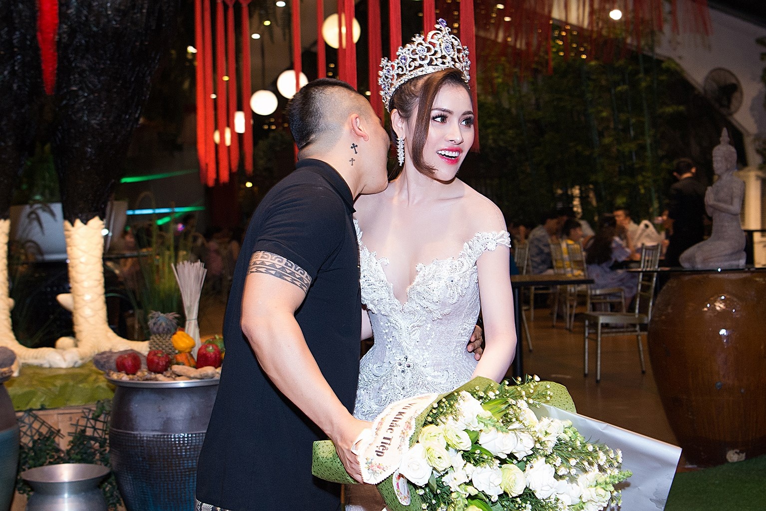 A hau Thu Dung ban dam anh 1