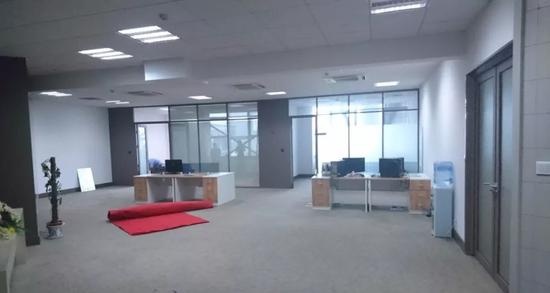 Cong ty Pham Bang Bang tron thue anh 1