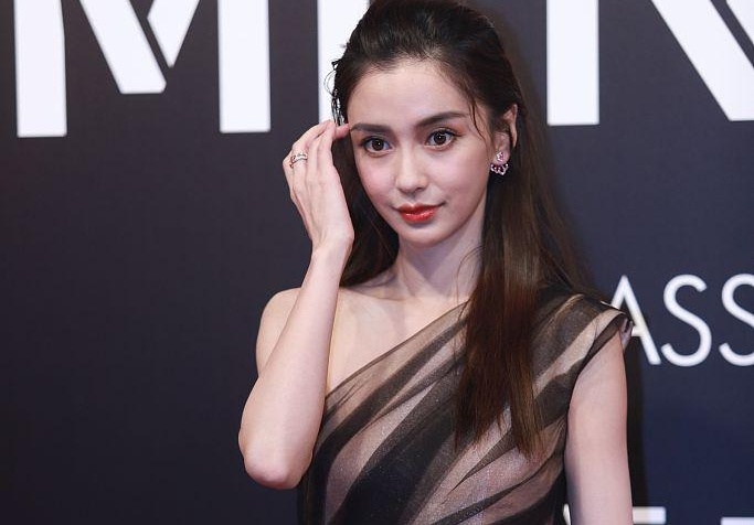 Angelababy xuat hien giua on ao Huynh Hieu Minh anh 2