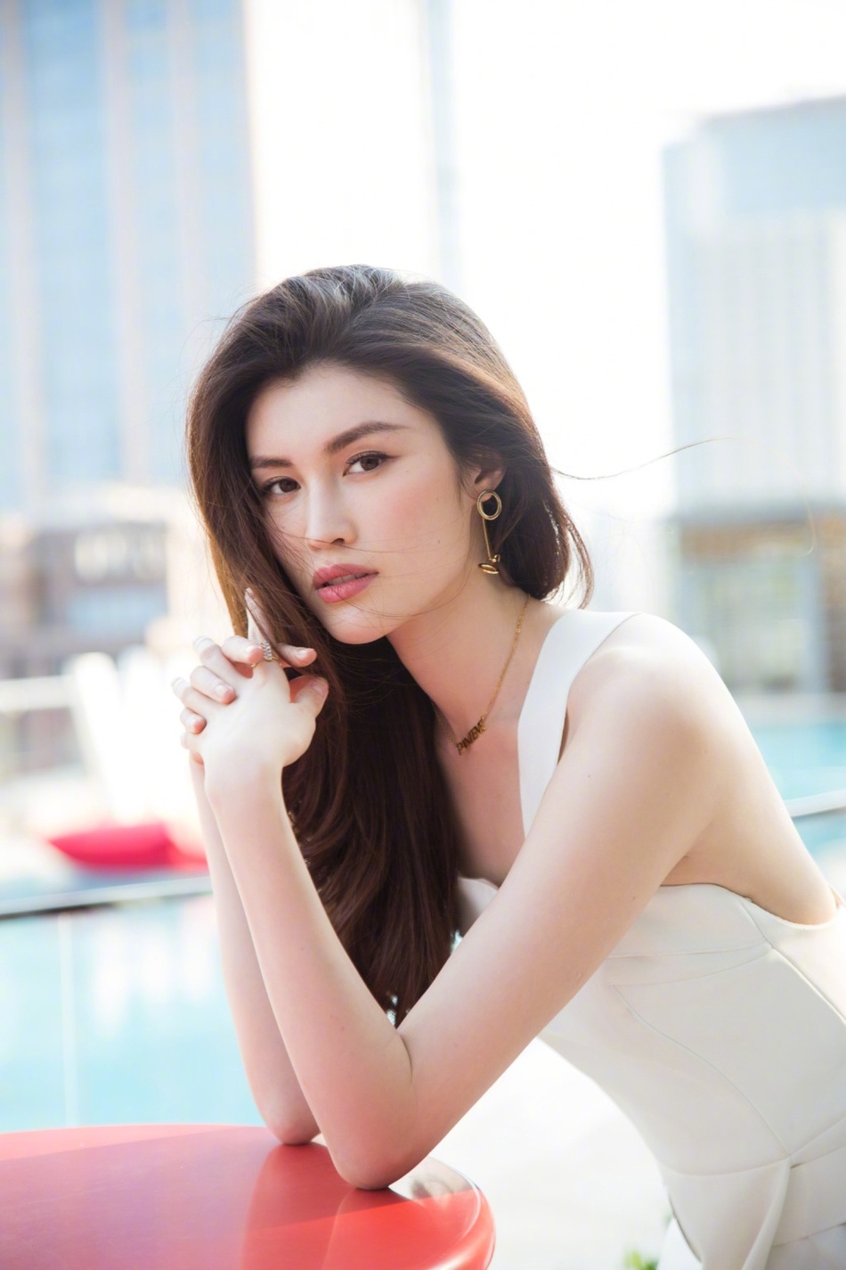 Nguoi mau Sui He loi trang diem anh 6