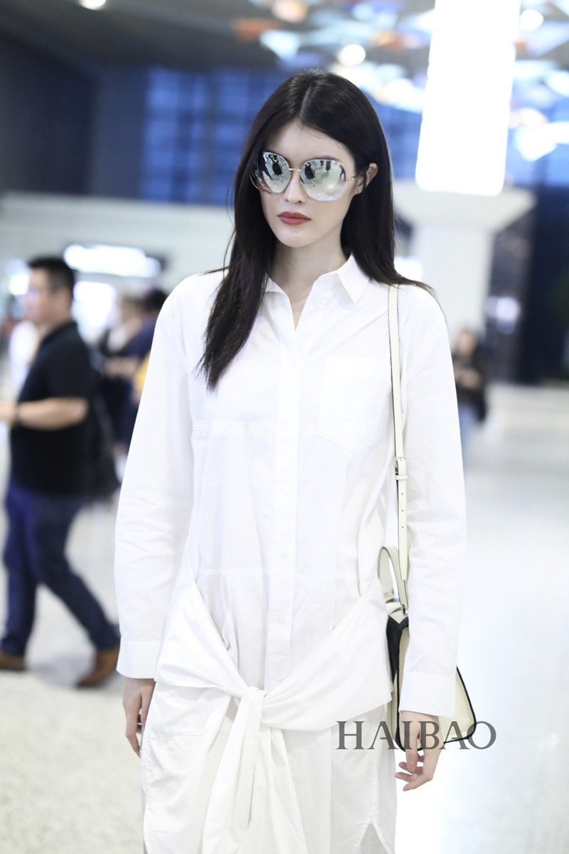 Nguoi mau Sui He loi trang diem anh 7