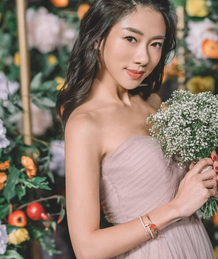 Trieu Vy dep noi bat khi du cuoi anh 5