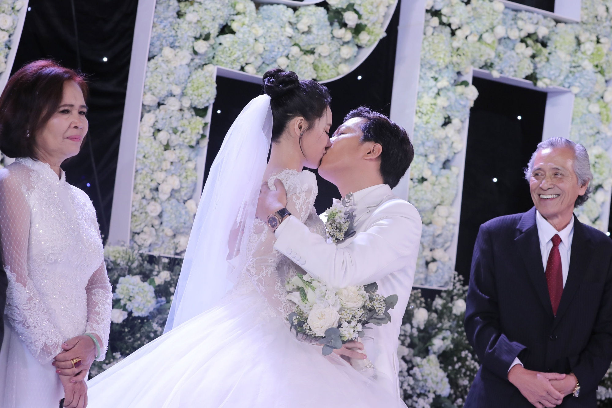 Truong Giang Nha Phuong cuoi anh 8