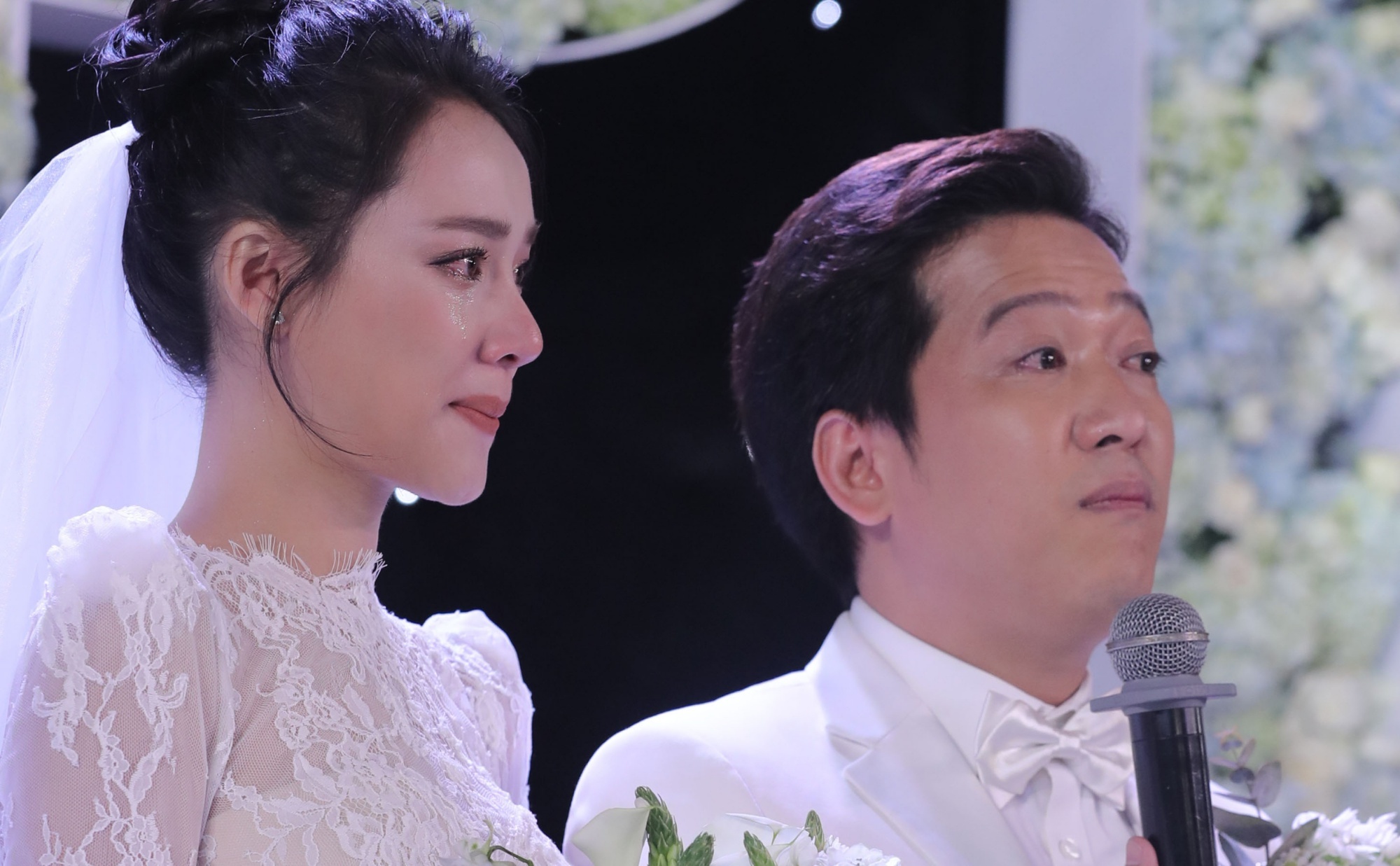 Clip Truong Giang xuc dong khoc trong le cuoi hinh anh