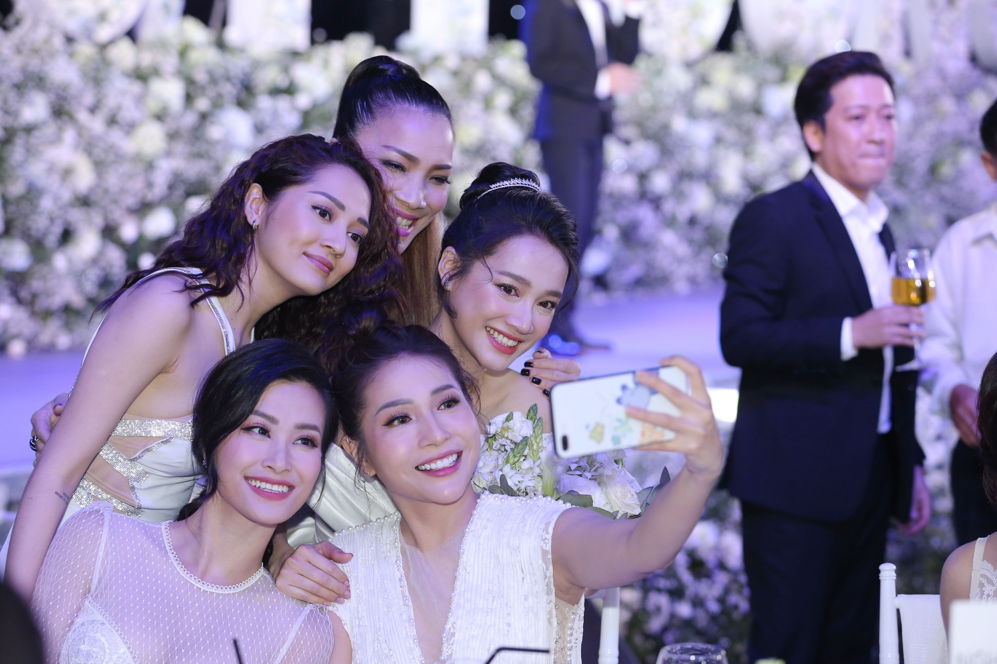 Truong Giang Nha Phuong cuoi anh 18