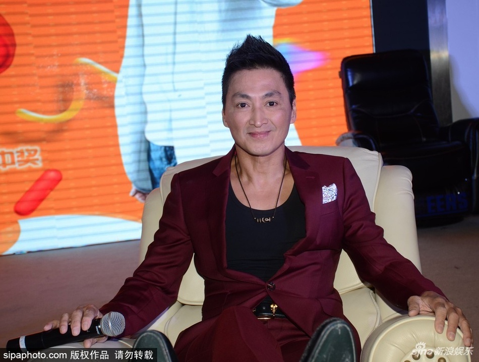 'Trien Chieu' Ha Gia Kinh lo dau hieu tuoi tac anh 3