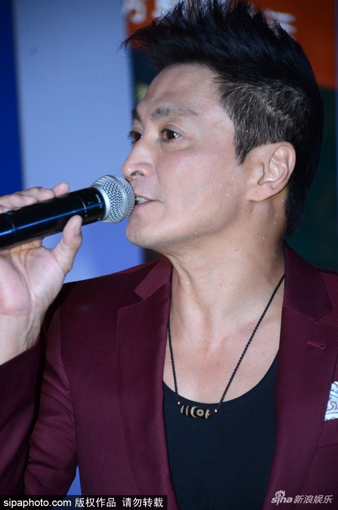 'Trien Chieu' Ha Gia Kinh lo dau hieu tuoi tac anh 2