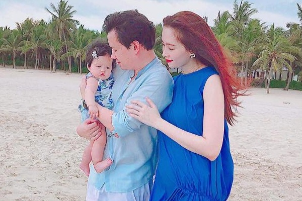 Hoa hau Dang Thu Thao khoe to am hanh phuc sau mot nam cuoi hinh anh