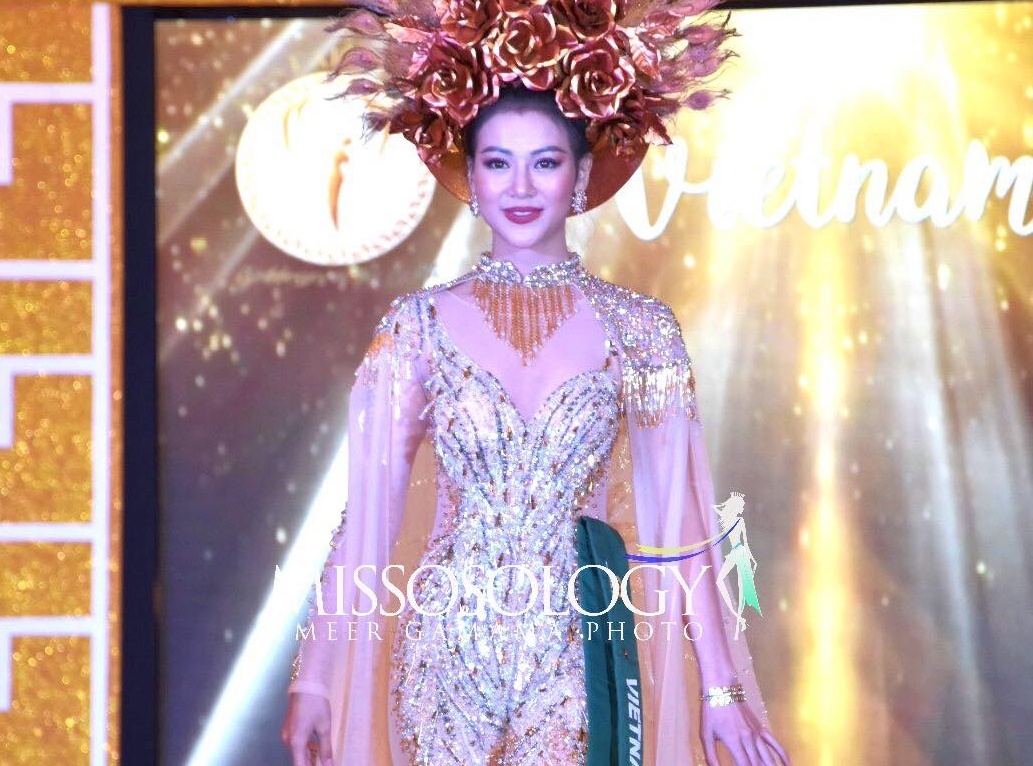 Dai dien Viet Nam gianh giai vang trang phuc dan toc o Miss Earth 2018 hinh anh