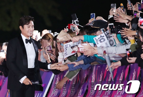 Sao Han tren tham do Apan Awards anh 14