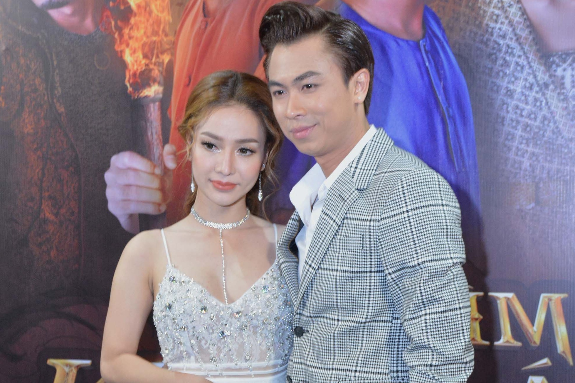 Ca si Ho Viet Trung tai hop voi ban gai hot girl sau 1 nam chia tay hinh anh