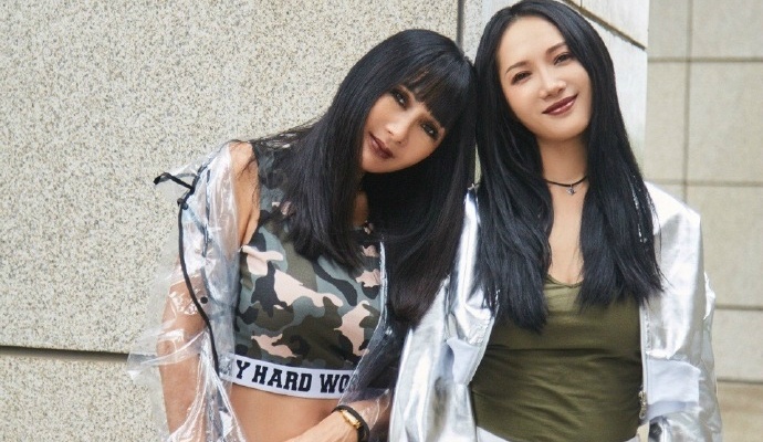 Cap me con trong nhu chi em duoc ham mo o showbiz Trung Quoc hinh anh