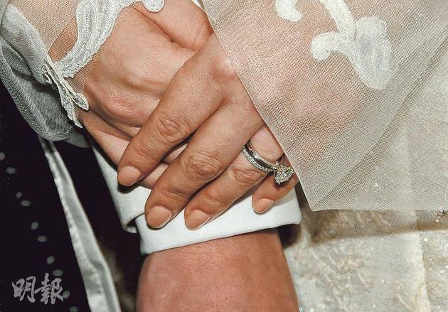 Cau Van Tue cuoi anh 5