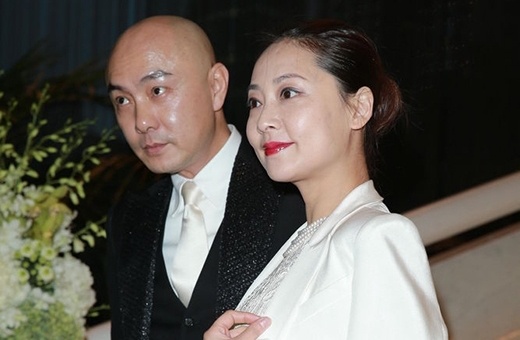 Truong Ve Kien tho lo tinh yeu voi ba xa sau nhieu nam ket hon hinh anh