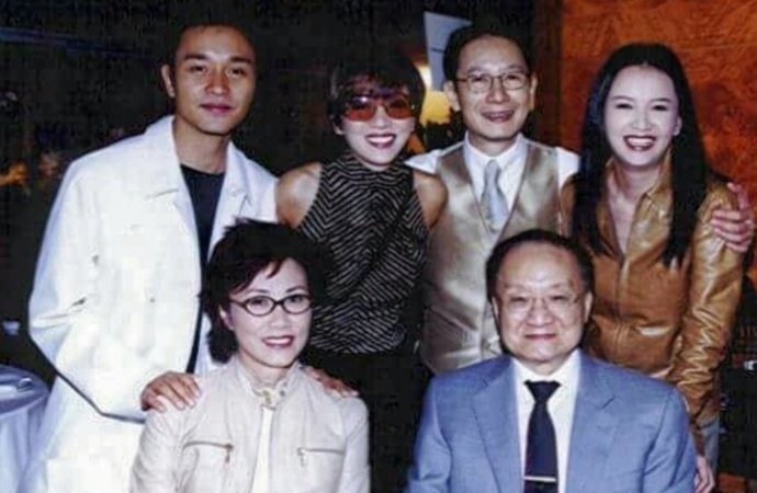 Anh Kim Dung ben Truong Quoc Vinh, Mai Diem Phuong gay xuc dong hinh anh