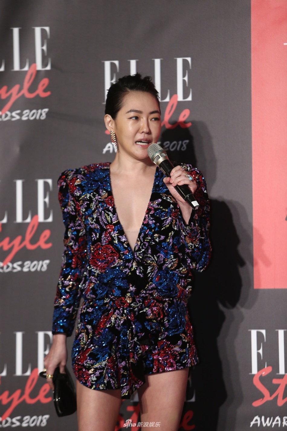 Tu Hy Vien gia nua tren tham do anh 4