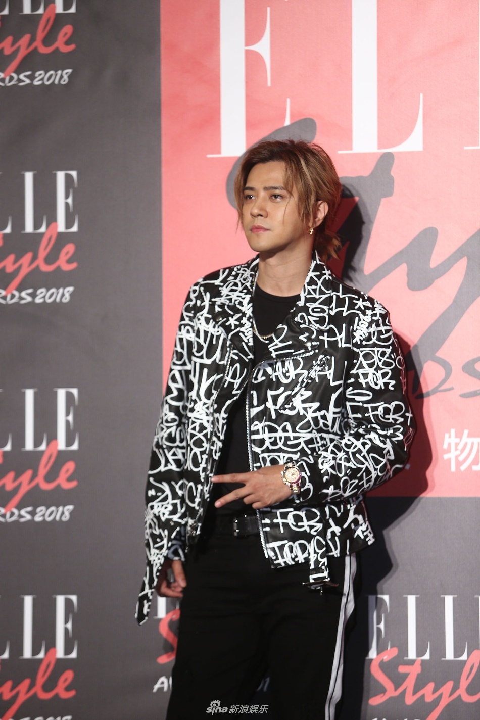 Tu Hy Vien gia nua tren tham do anh 8