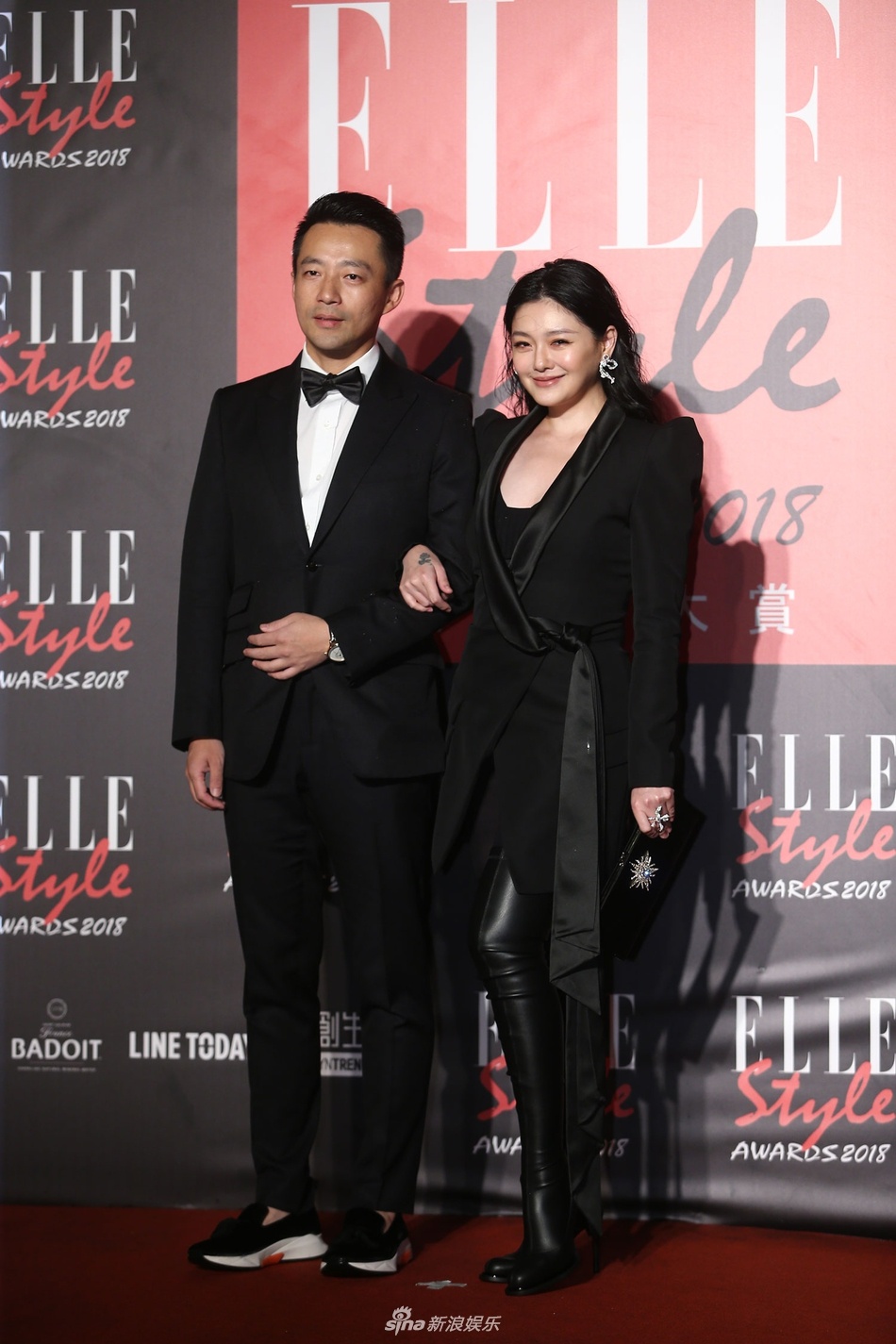 Tu Hy Vien gia nua tren tham do anh 1