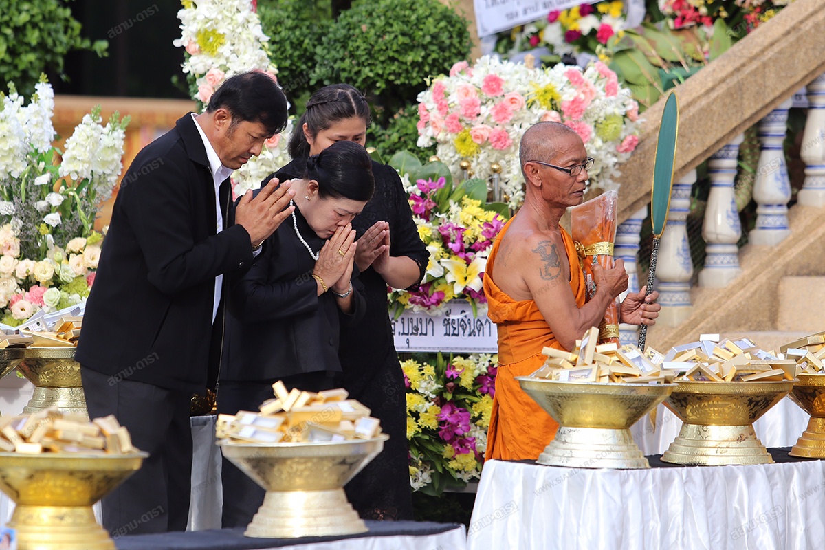 A hau Thai Lan qua doi anh 5