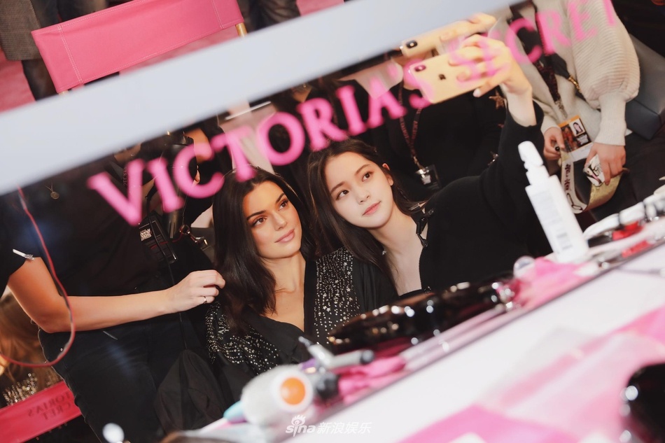 Truong Vu Ky tham hong Victoria's Secret 2018 anh 5