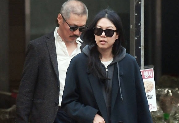 Kim Min Hee song chung Hong Sang Soo anh 2