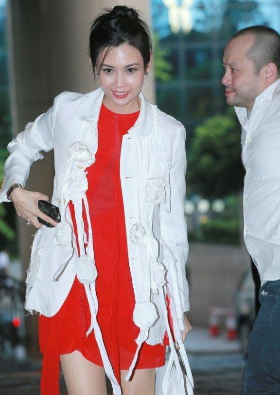 Khau Thuc Trinh tre dep anh 3