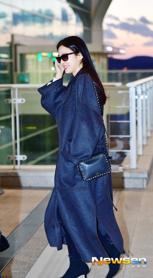 Kim Tae Hee rang ngoi tai san bay toi Ha Noi anh 6