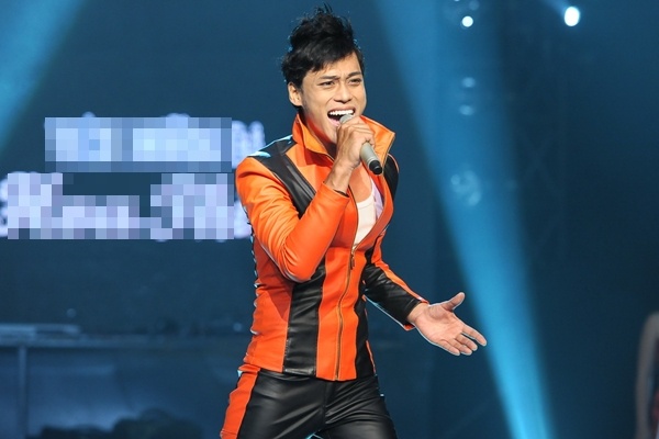 Phan Ngoc Luan xin loi Dam Vinh Hung, nghe si len an PR bang tinh duc hinh anh