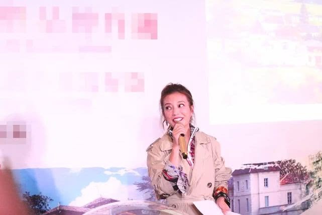 Trieu Vy bi phat anh 3