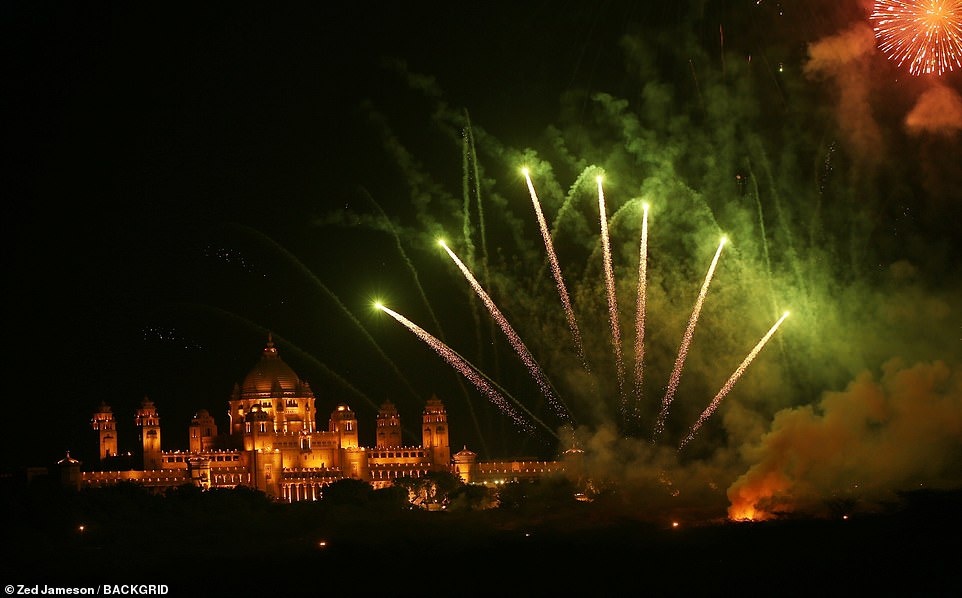 Nick Jonas cuoi Priyanka Chopra anh 2