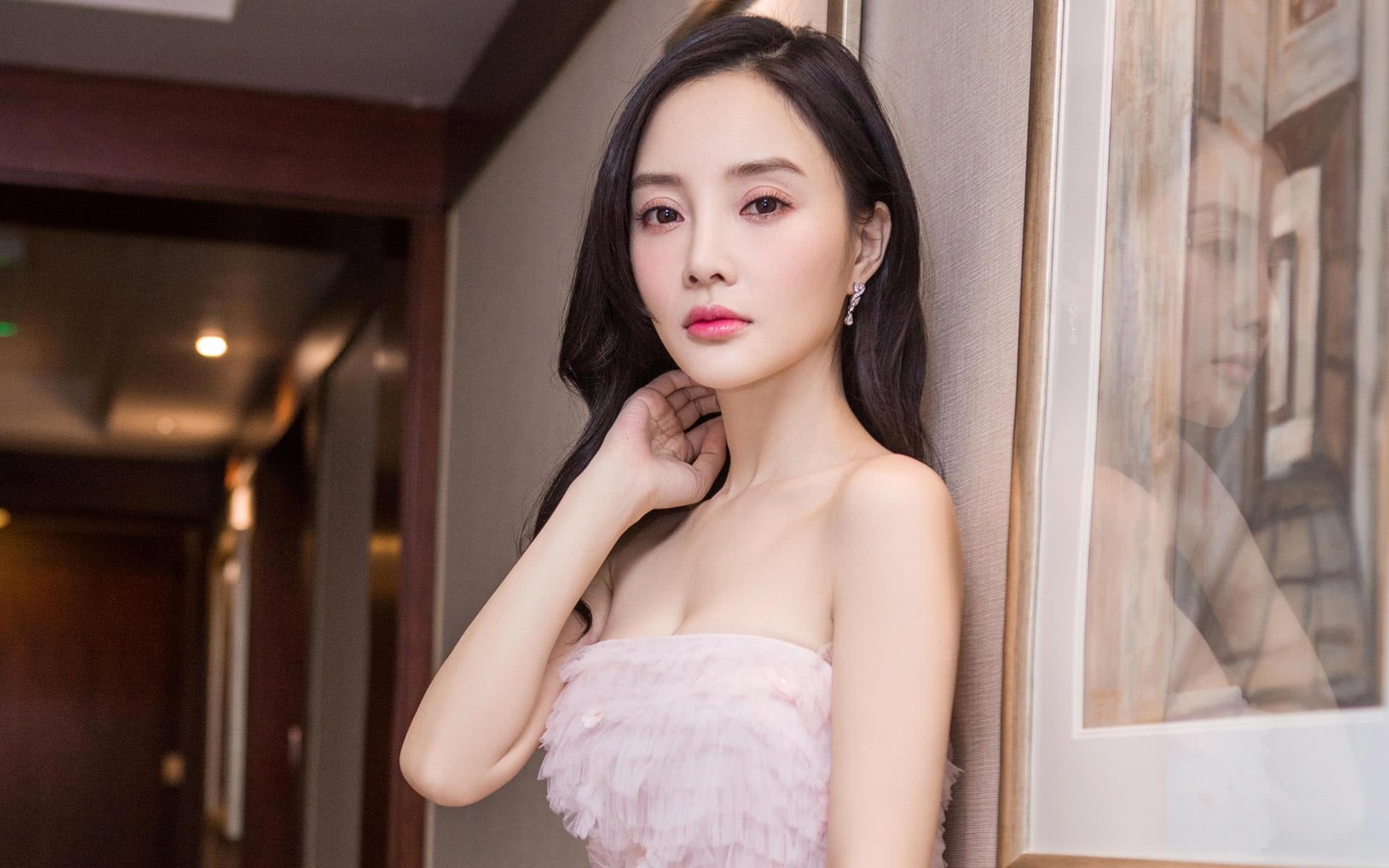 Ly Tieu Lo ngoai tinh anh 1