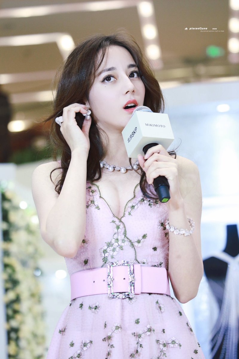 Dich Le Nhiet Ba noi bat anh 2