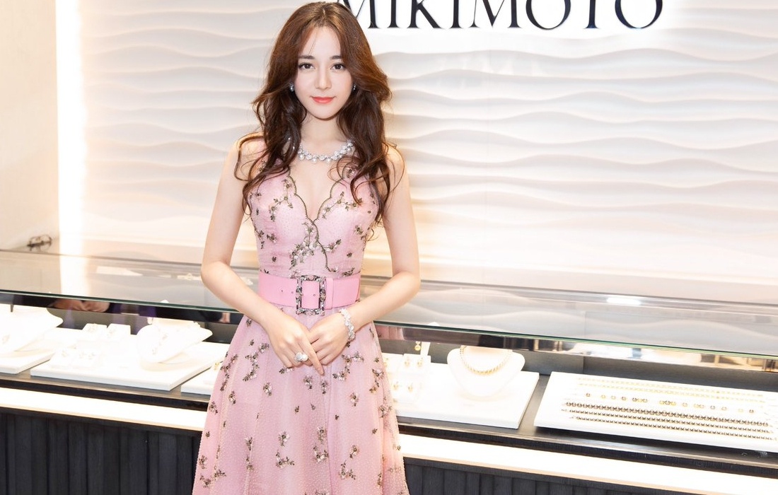 Dich Le Nhiet Ba noi bat anh 1