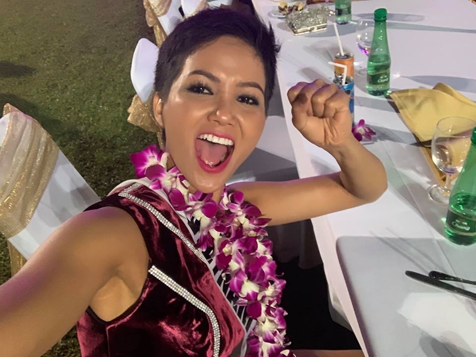 Sao Việt mừng khi Việt Nam vào chung kết AFF Cup ảnh 1 Sao Viet mung khi Viet Nam vao chung ket AFF Cup anh 1