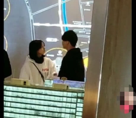 Trinh Sang va Truong Hang mua nha anh 1