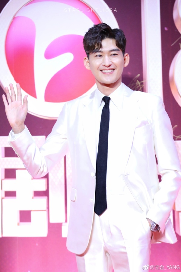 Sao Hoa ngu tren tham do anh 13