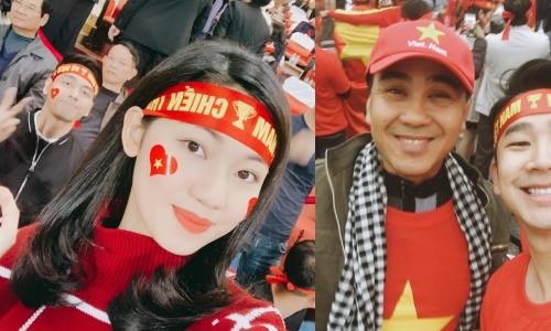 Nghe si Sai Gon ra Ha Noi co vu tuyen Viet Nam o chung ket AFF Cup hinh anh