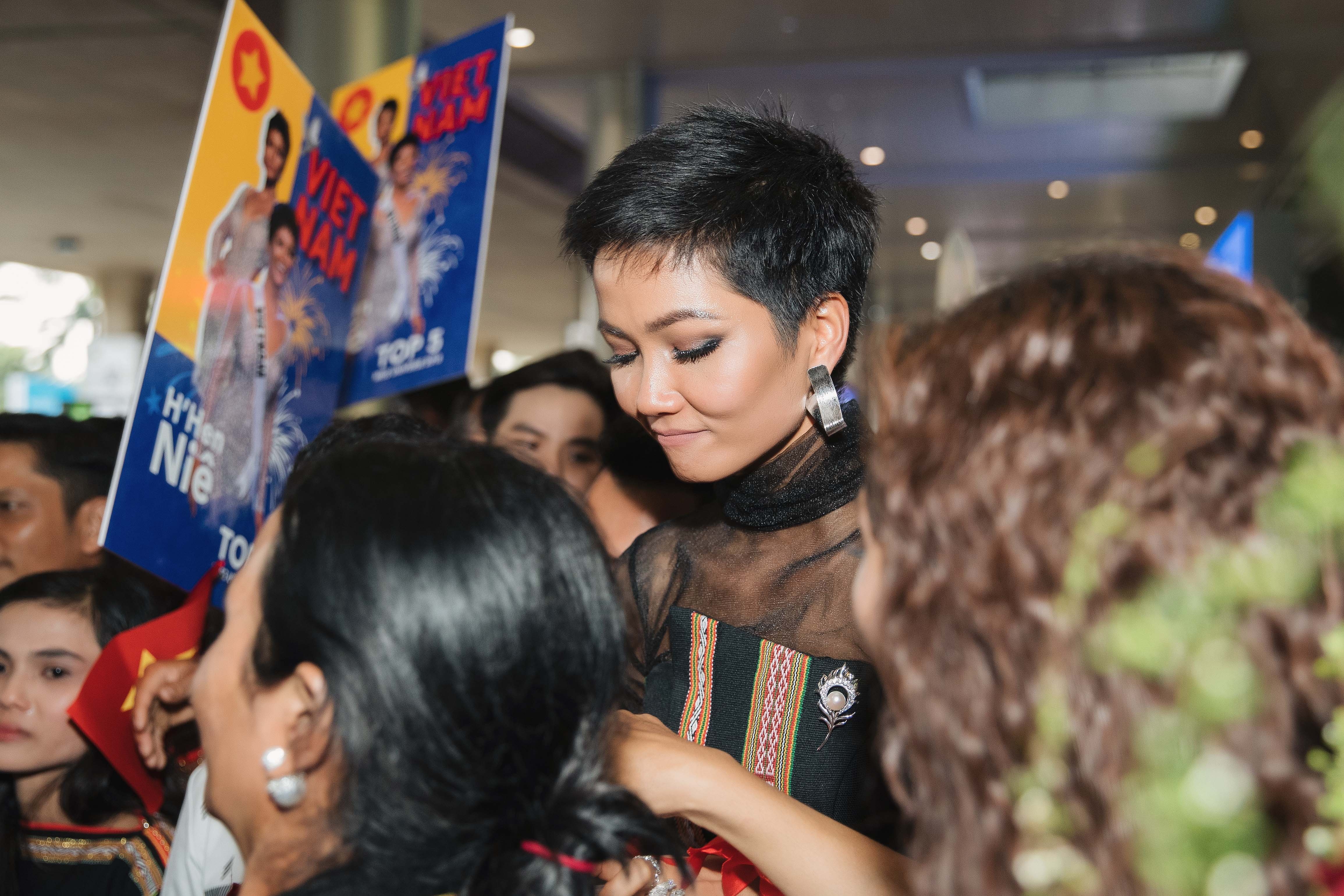 H'Hen Nie ve Viet Nam anh 7