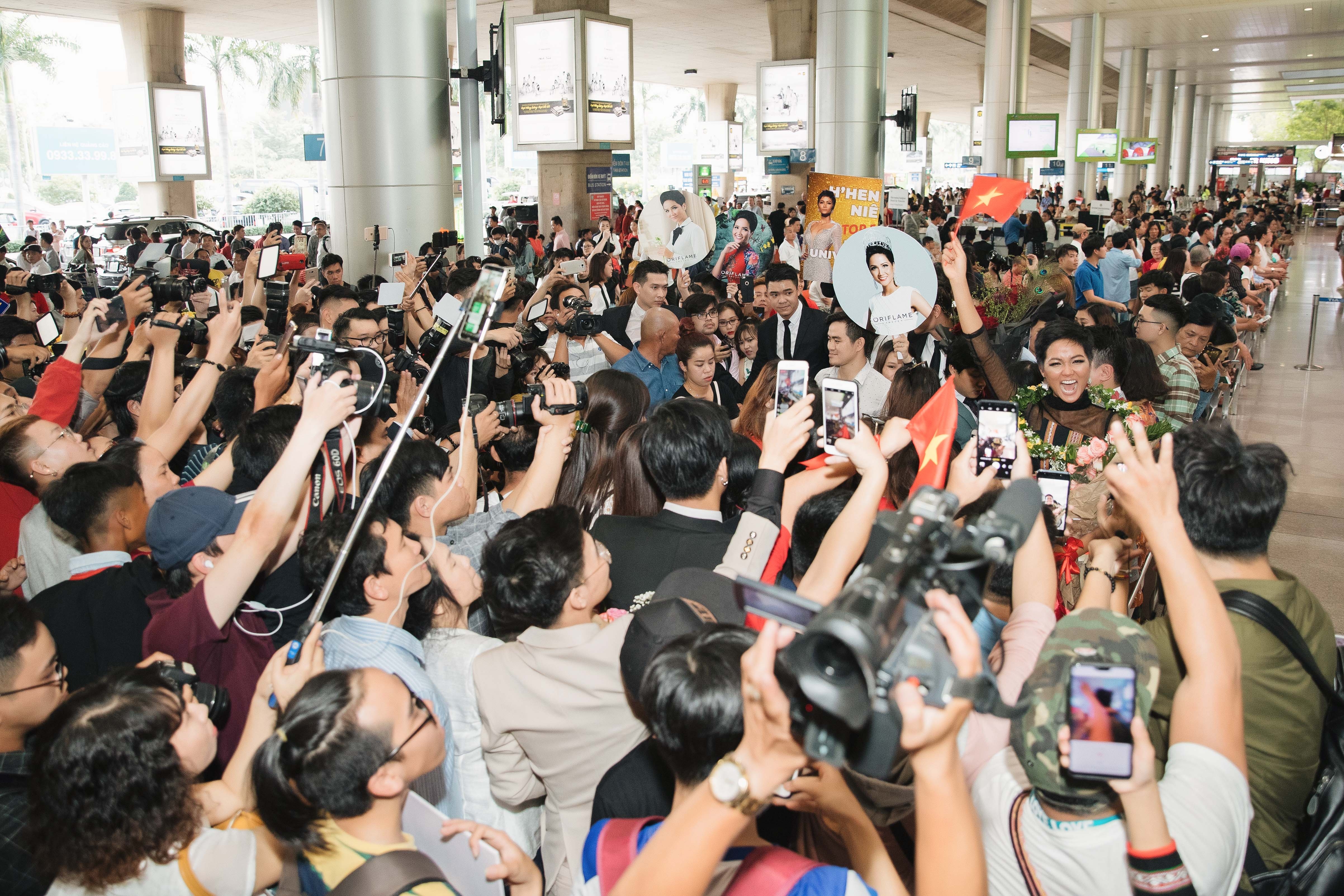 H'Hen Nie ve Viet Nam anh 8