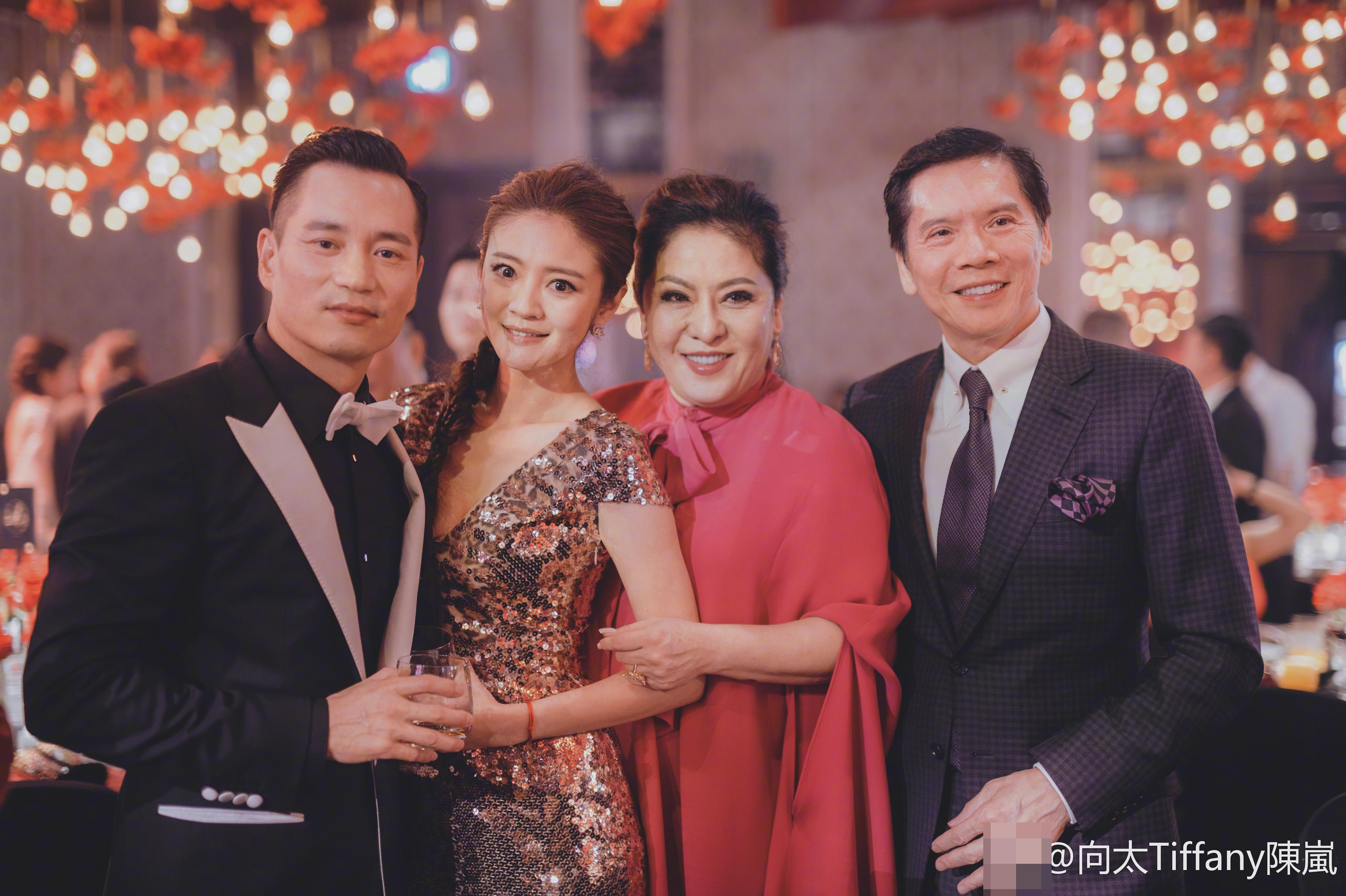 Huong Hoa Cuong trum xa hoi den va trum showbiz anh 3