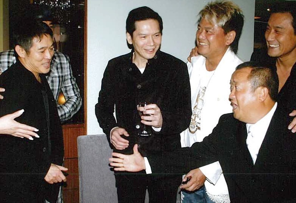 Huong Hoa Cuong - ong trum xa hoi den khet tieng showbiz Hong Kong hinh anh