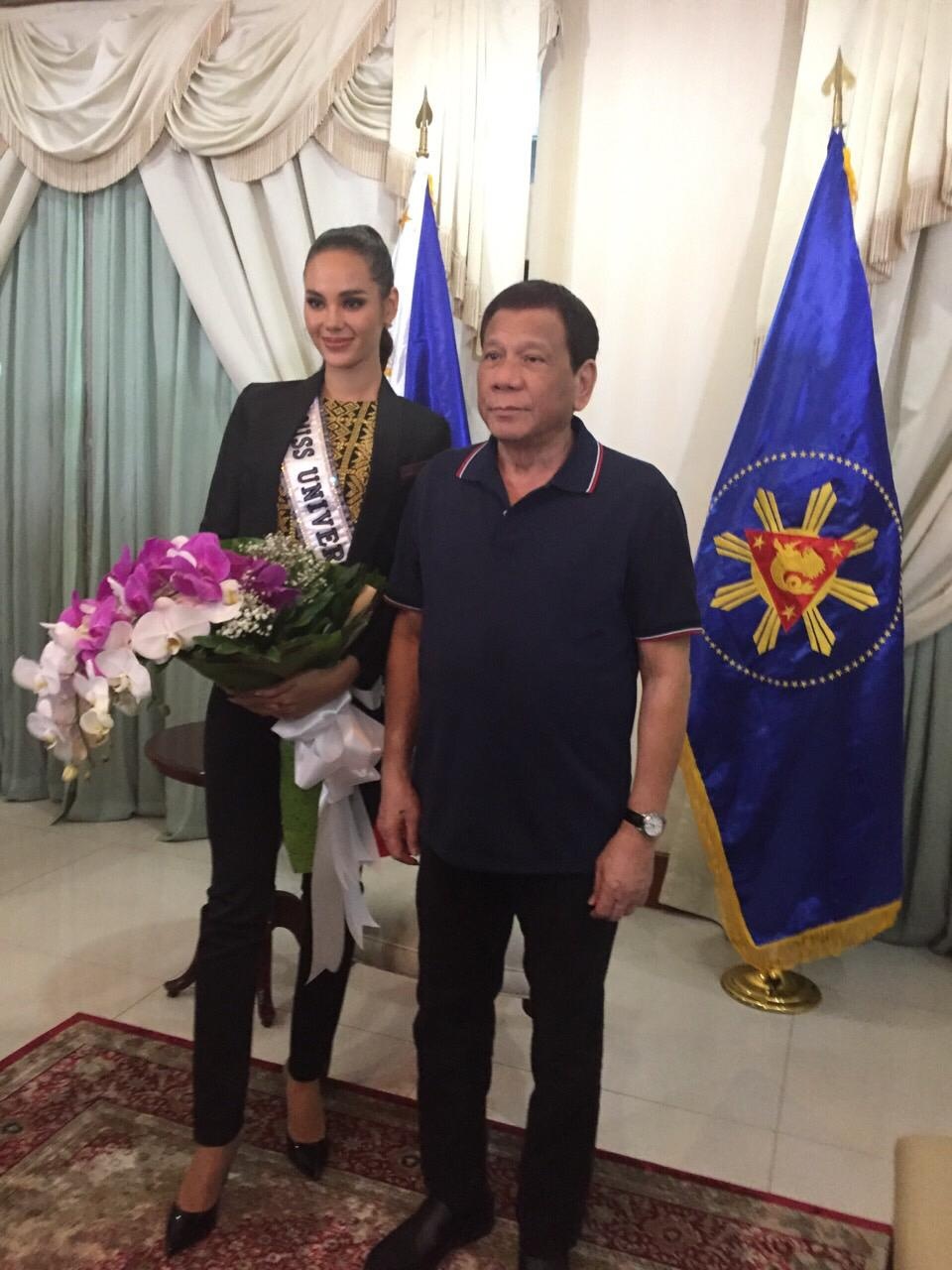 Hoa hau Hoan vu duoc tong thong don tiep anh 2